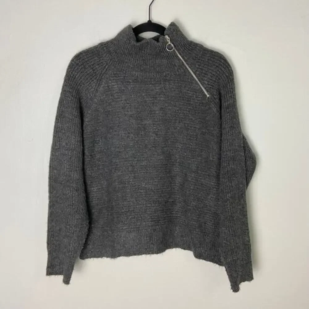 Topshop Gray Mock Neck Asymmetric Zip Neckline Sweater Size Small (4-6)